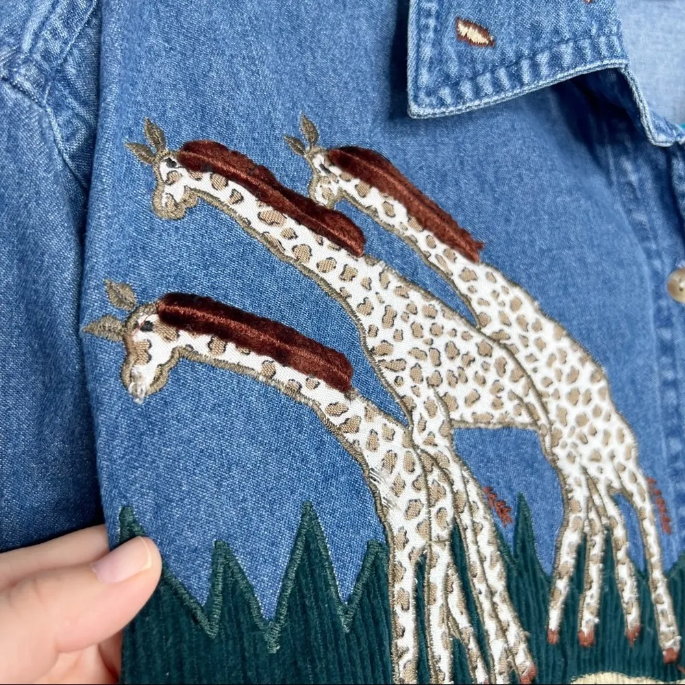 New Directions Denim Giraffe Safari Button Front Shirt Blue Size M - Image 3
