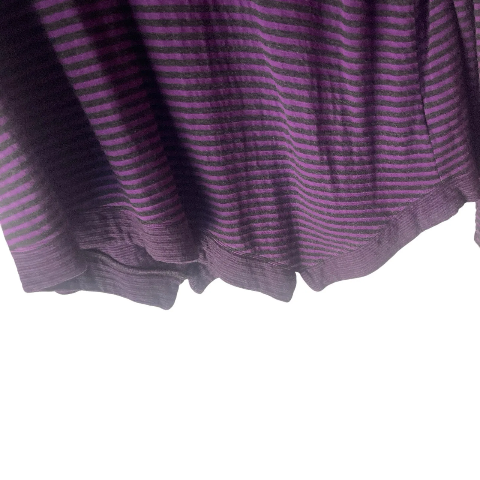 Habitat Size Large Purple Black‎ Striped Grunge Artsy Lagen Long Sleeve Top - Image 5
