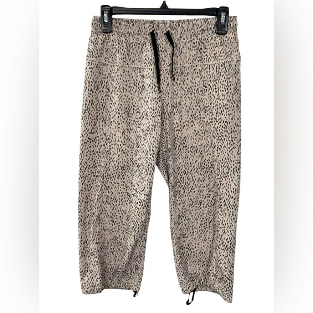 Lululemon Step Lively Crop Pants Dottie Dash Grain‎ Black Women’s Size 4 - Image 4