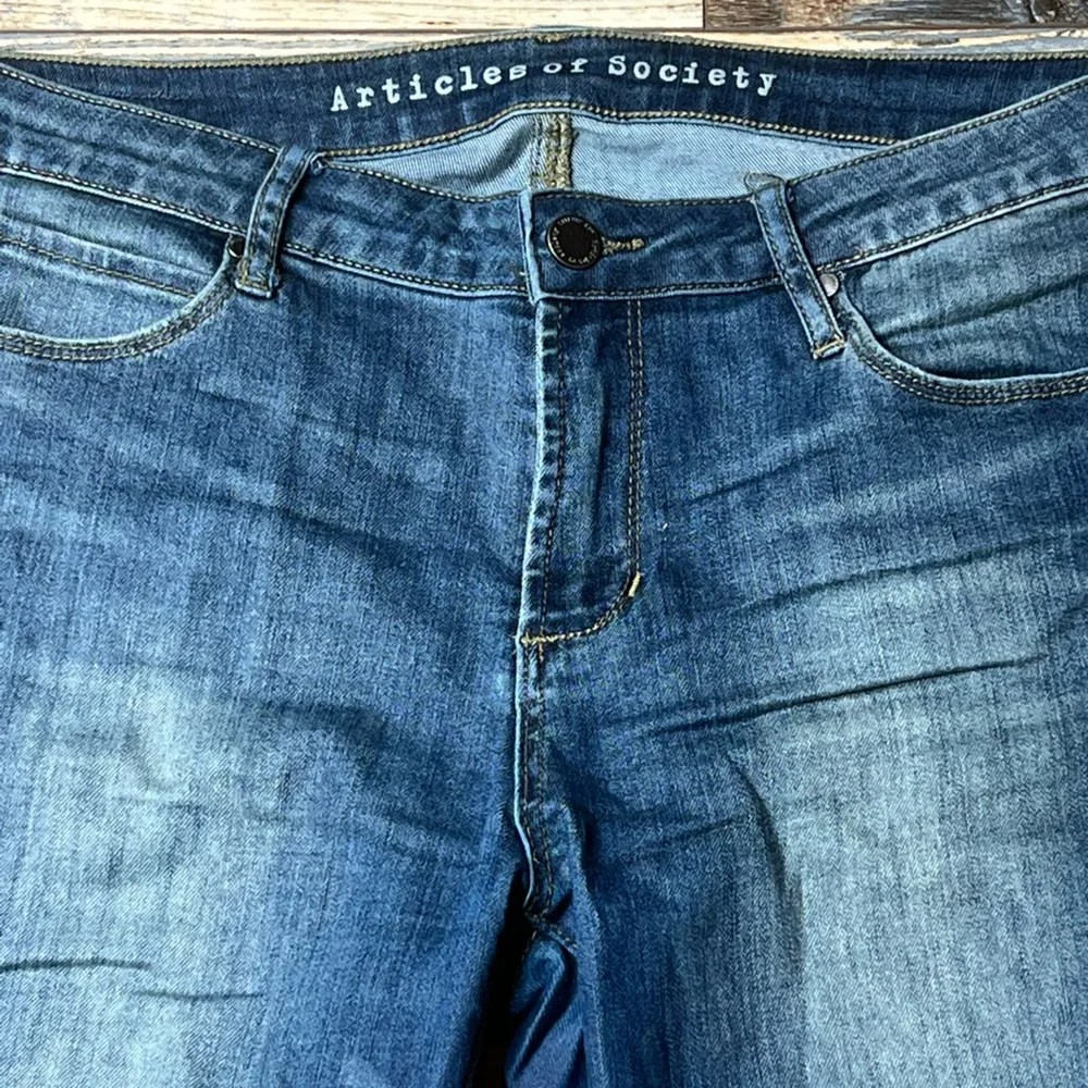 Articles of society flared leg jeans size 29 - Image 7