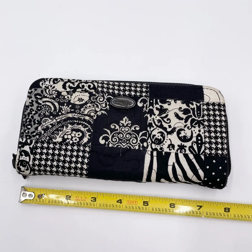 Donna Sharp Quilted Patchwork Zip Around Wallet Black and White Mixed Print - Image 8