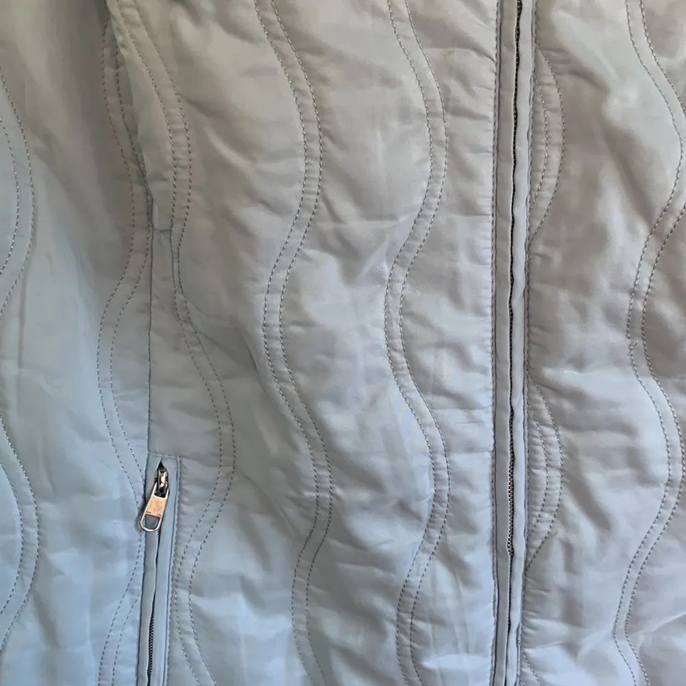 Cj banks powder blue vest size 1x - Image 4