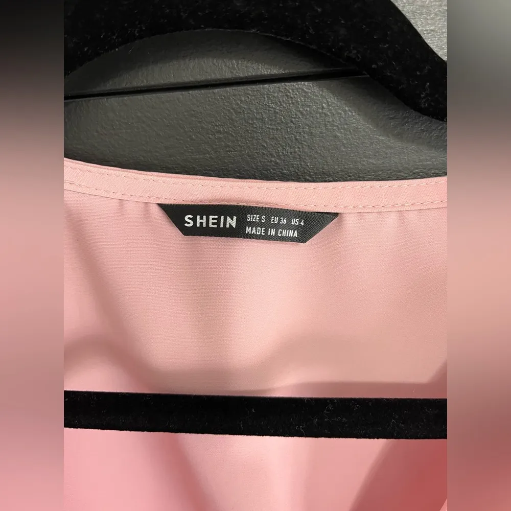 Pretty In Pink Silky Ruffled Ruched Cross Over V Neck Top Women’s Sz S NWOT - Image 3