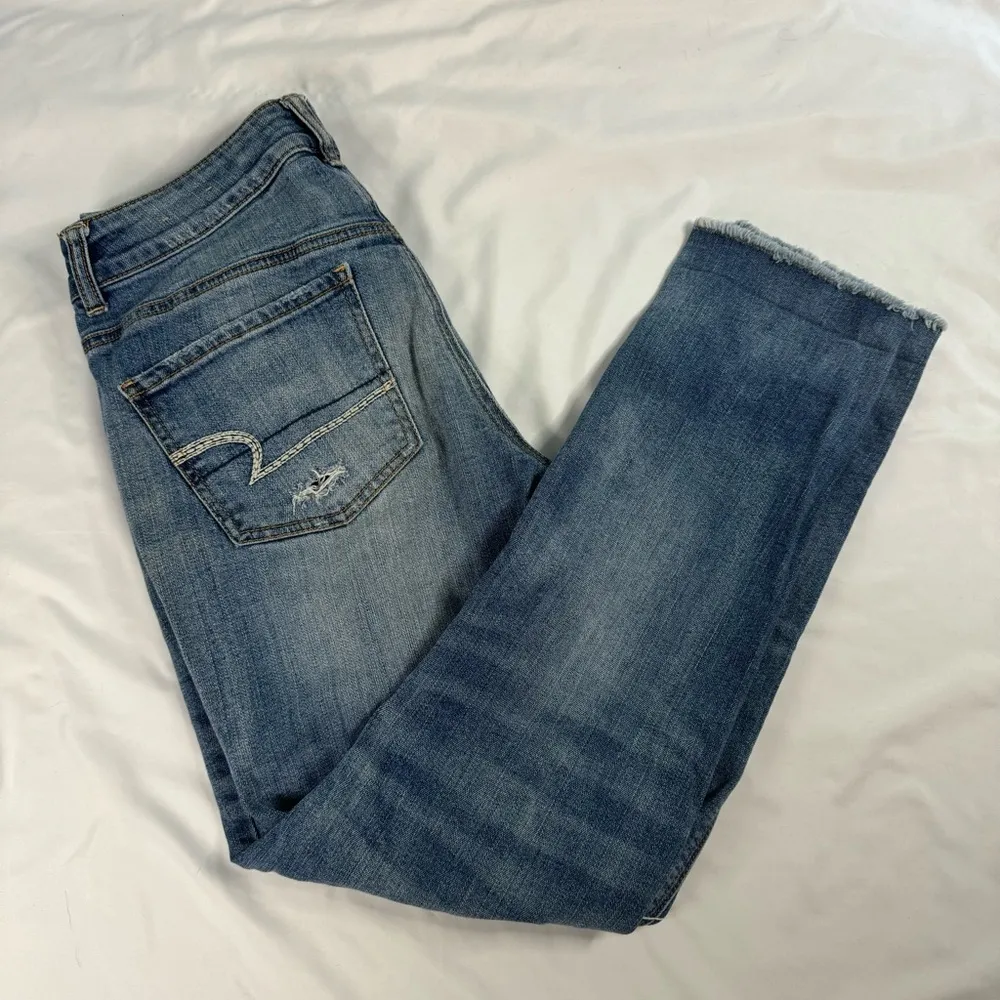 American Eagle Size 4 Tomgirl Straight Baggy Distressed Jeans Stretch Raw Hem - Image 10