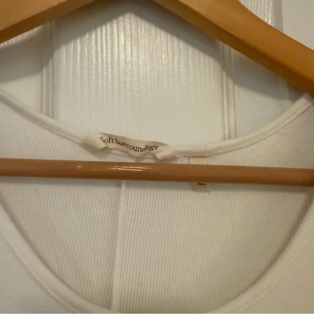 NWOT Soft Surroundings Ribbed Backseam Round Hem Tank Top - Image 4