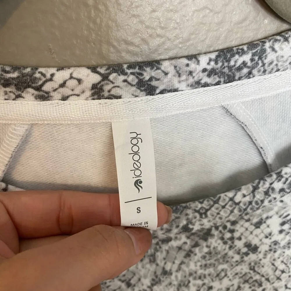 Ideology White Snake Print Tunic Pullover Sz S NWT - Image 4