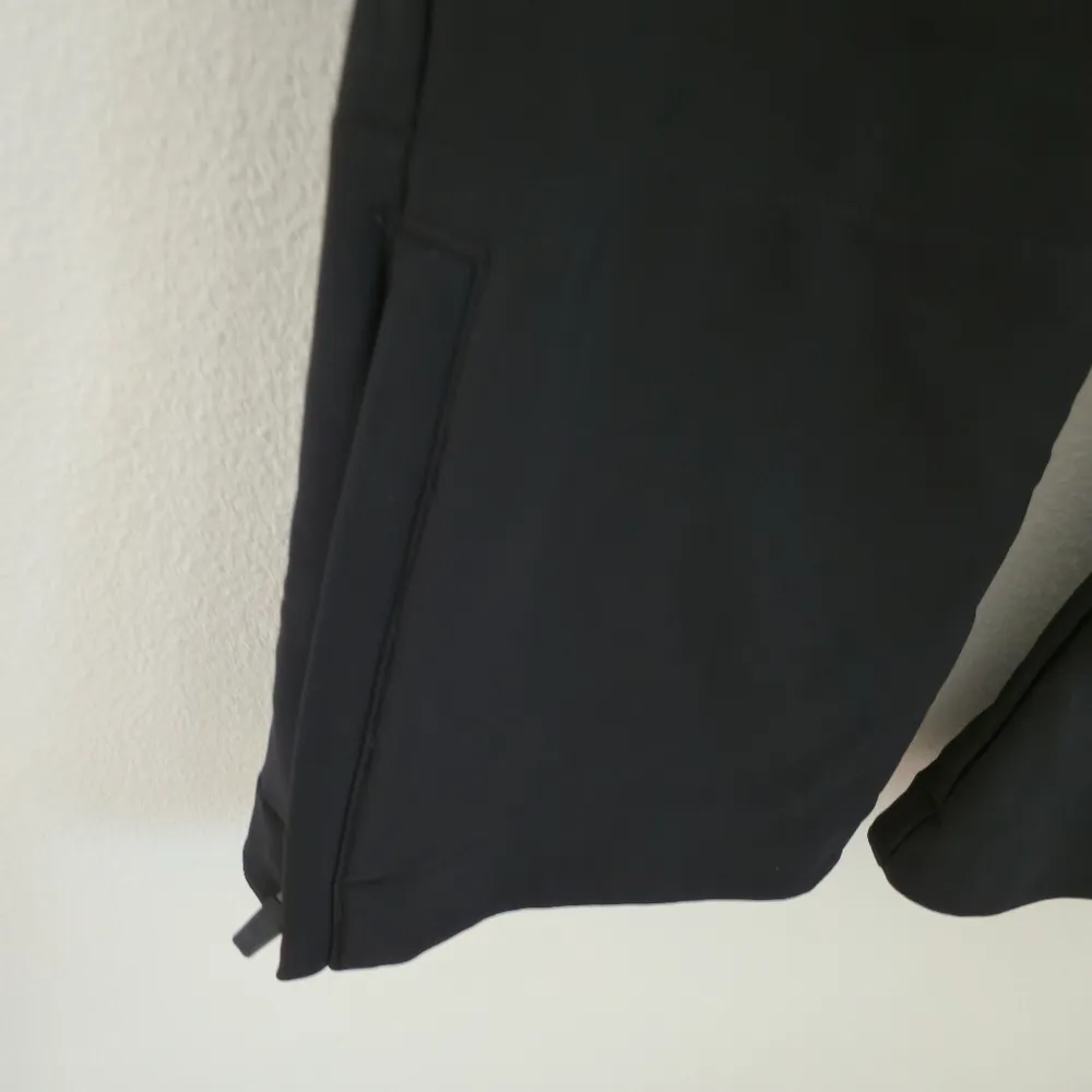 Obermeyer Black Women's Ski Pants Size 6 - Image 10