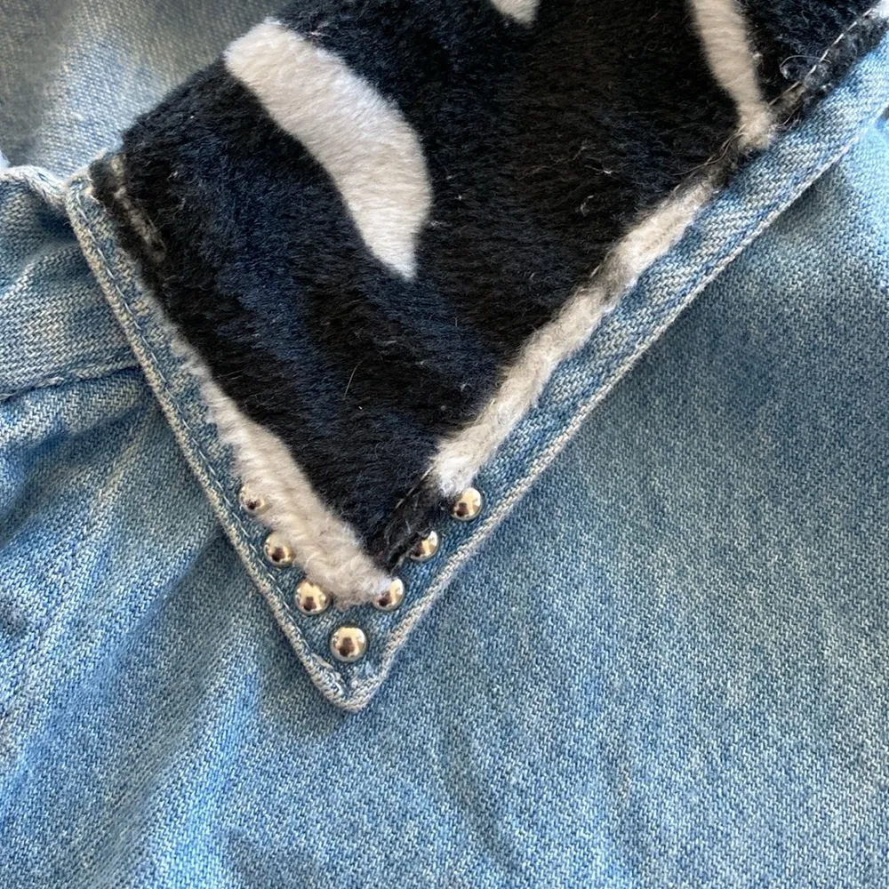 Vintage retro long sleeve denim button down shirt with zebra collar medium Blue - Image 8