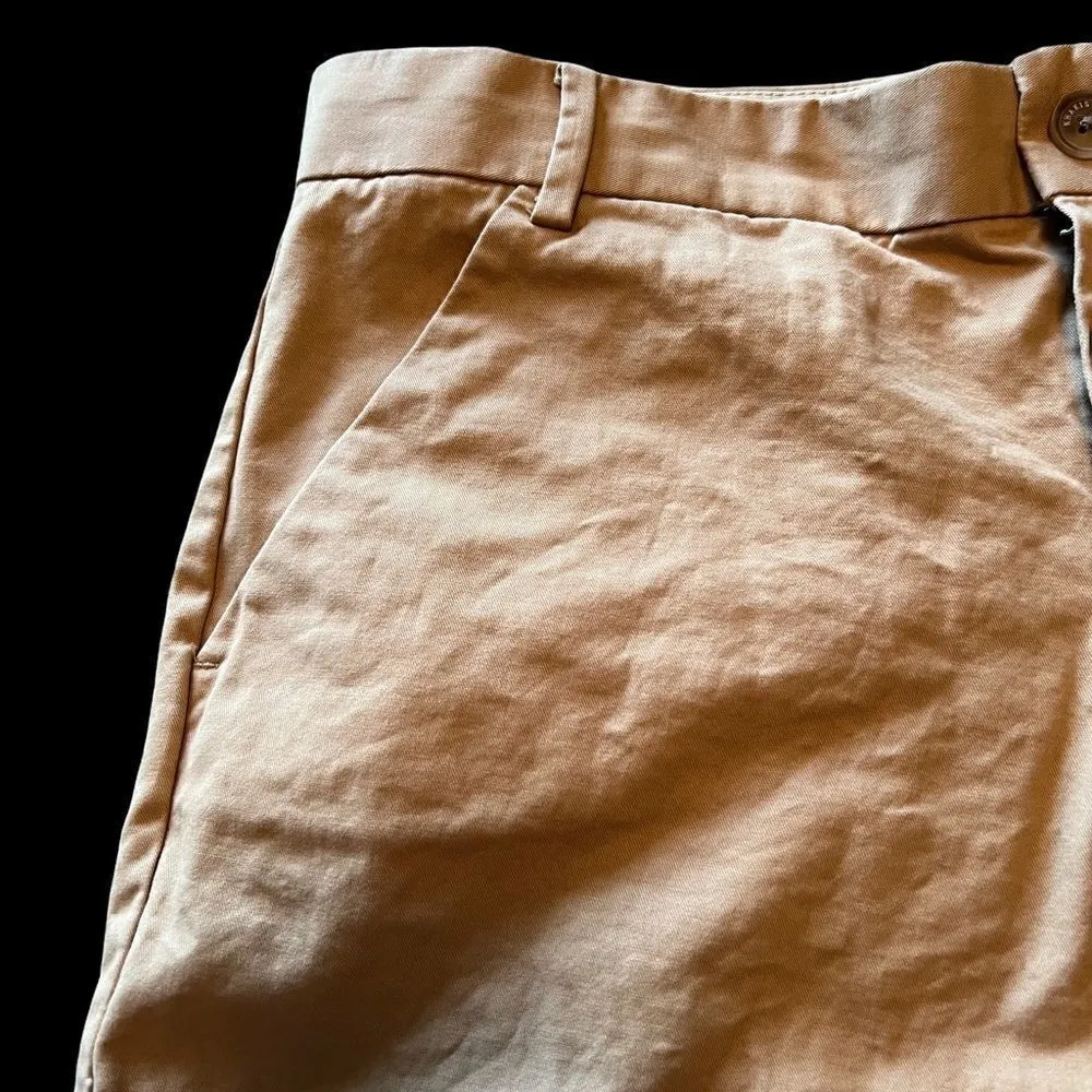 Gap  Khaki Flat Front Chino Women’s Size 8 shorts - Image 2