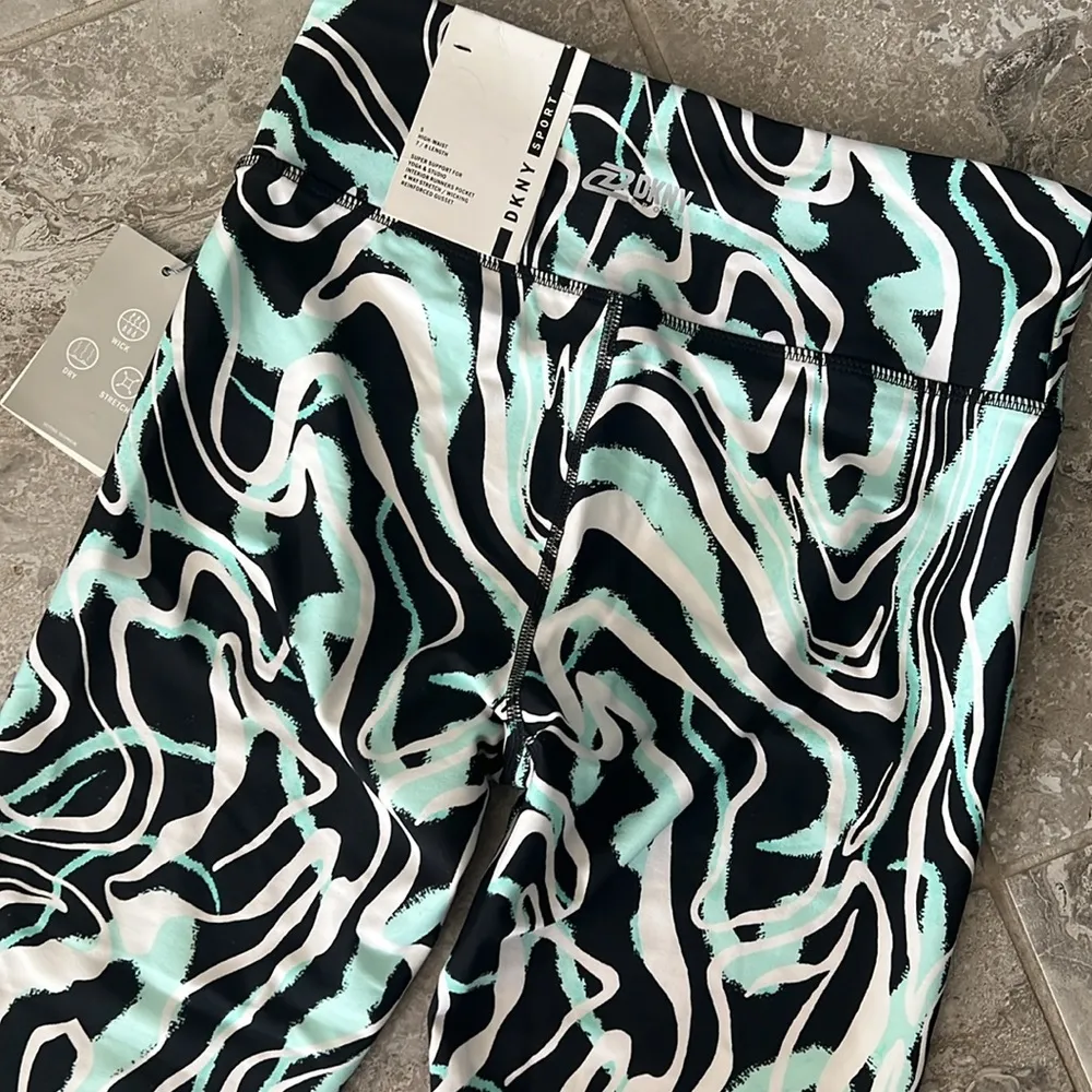 DKNY Marble Print 7/8 Leggings in Black/Green Size XS NEW w/Tag - Image 8