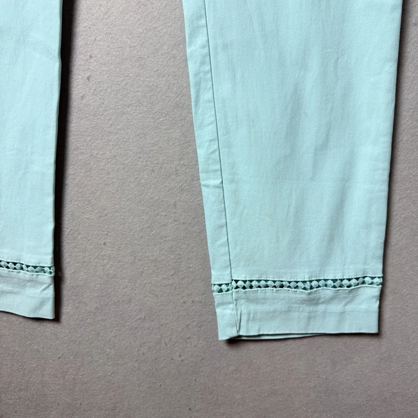 Crown & Ivy Pull On Light Blue Aqua Ankle Detail Cropped Pant Womens Size 14 - Image 3