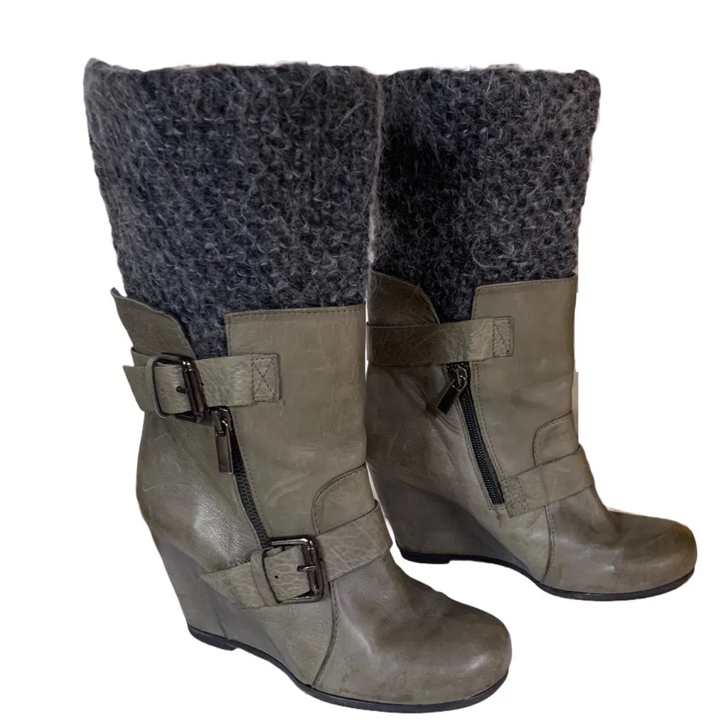 LATITUDE FEMME (ANTHROPOLOGIE) GRAY LEATHER WITH WOOL SOCK WEDGE HEEL BOOTS (36) - Image 6