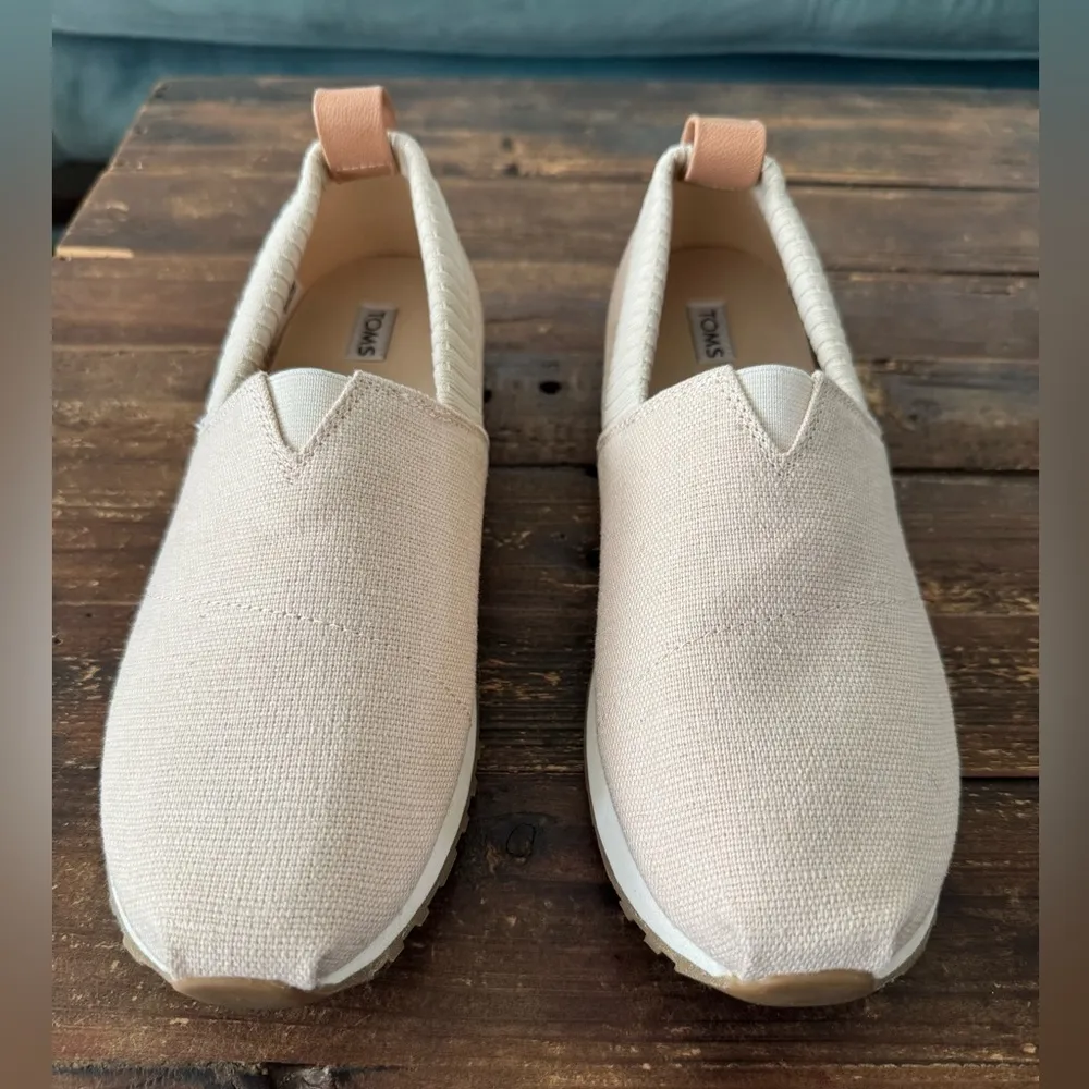 NWOT TOMS Alp Resident 2.0 Sneaker - Image 5