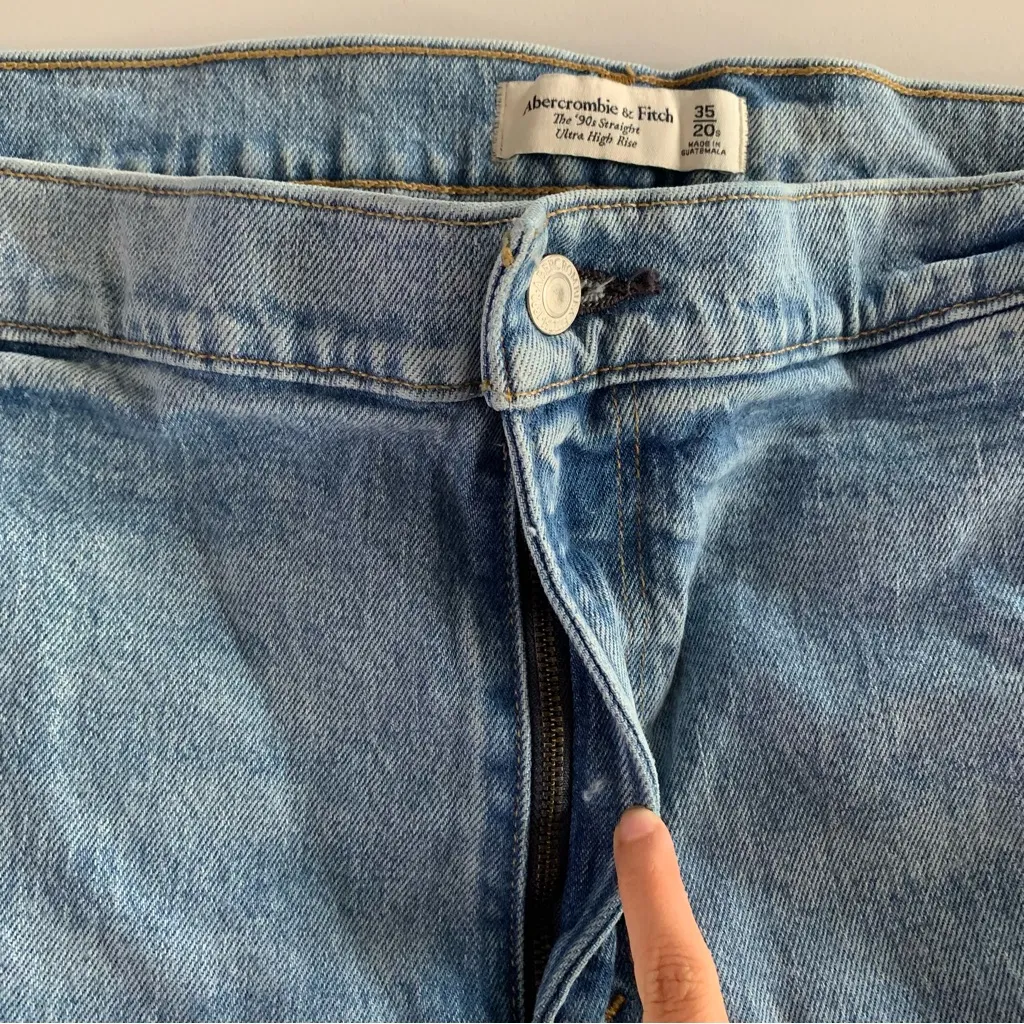 Abercrombie & Fitch 35/20 Short 90s Straight Ultra High Rise Medium Wash - Image 7