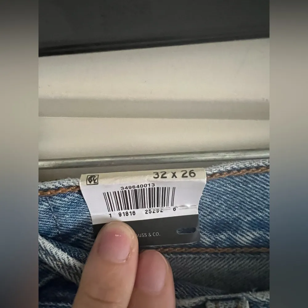 Levi’s 501 Wedgie Straight Jean size 32 - Image 4