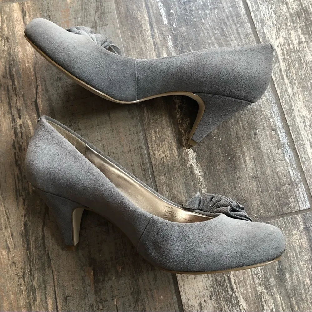 𝅺Steve Madden Preti grey suede leather heels size 6 - Image 4