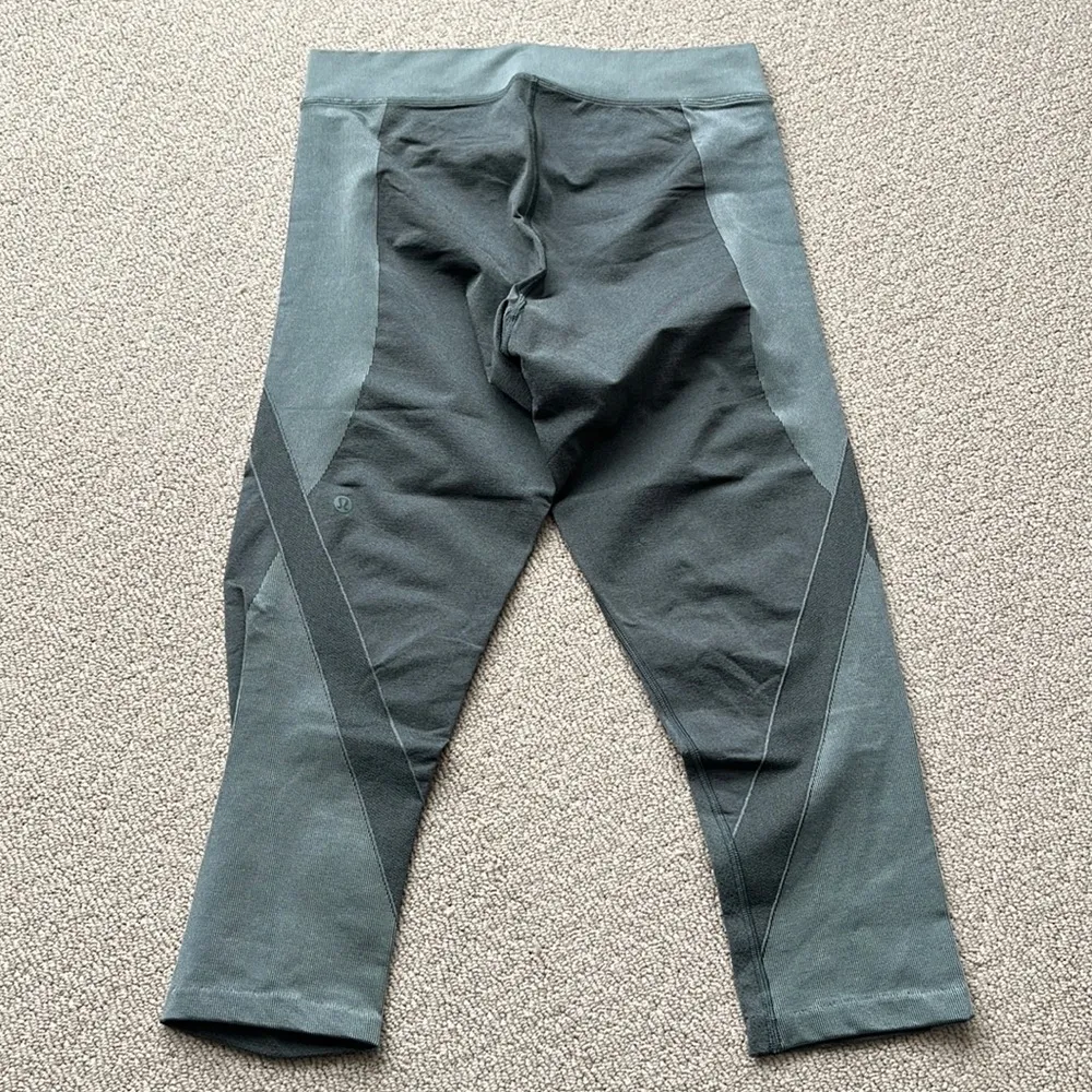 Lululemon Lab Seamless Super High-Rise Training Crop - Image 2