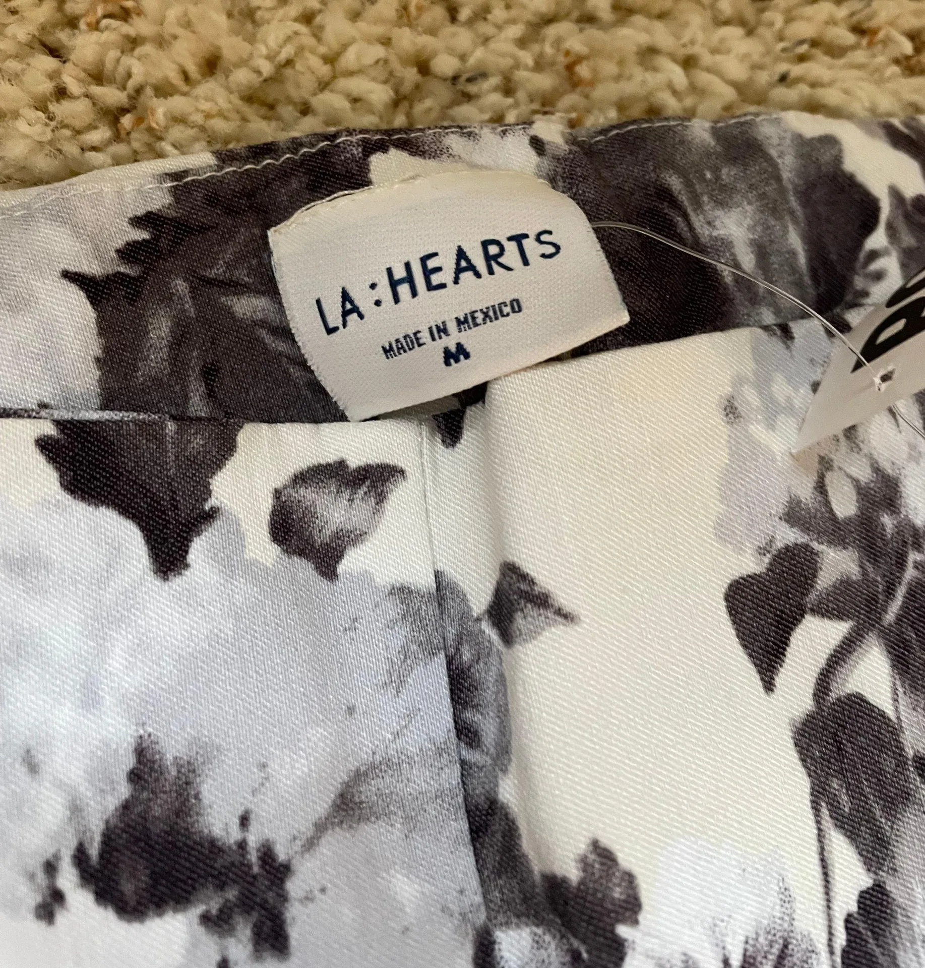 NWT  Floral Pants - Image 4