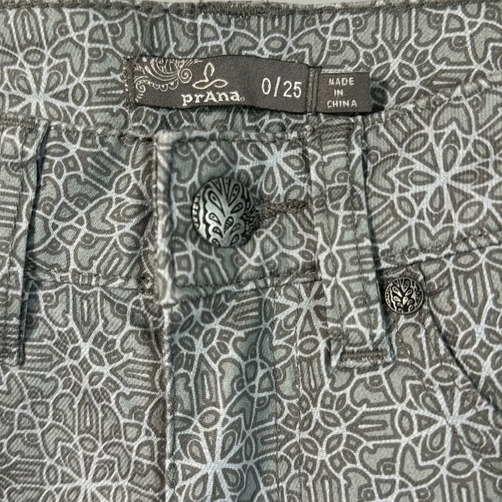 prAna Kara Cuffed Chino Silver Spain Shorts Size 0 - Image 7