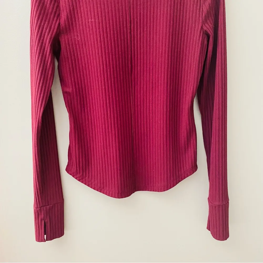 Madewell Ribbed Long Sleeve Turtle Neck Top Maroon Sz Medium - Image 9