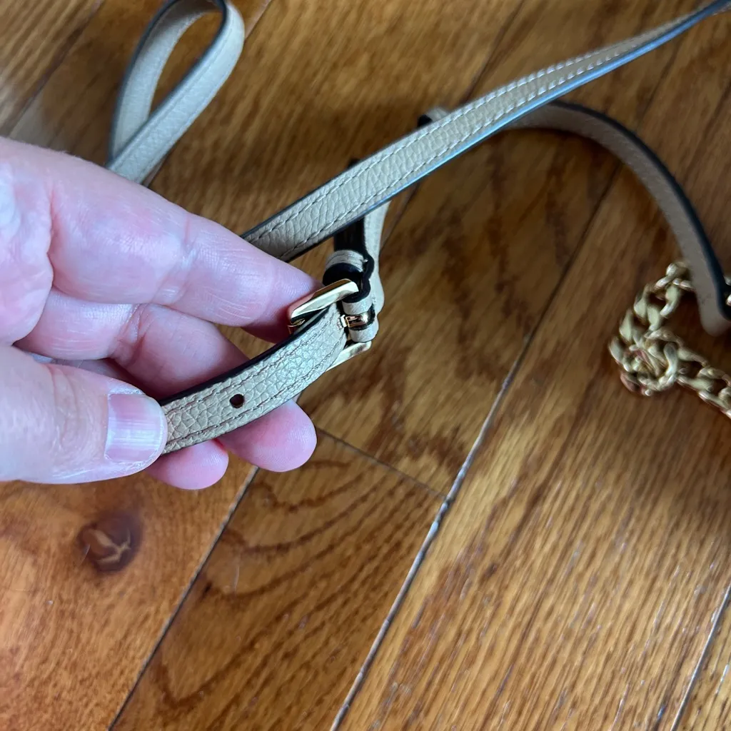 Michael Kors Camera Bag Crossbody - Image 5