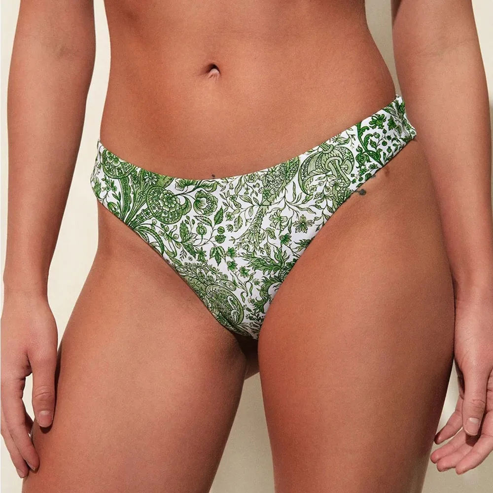 Reversible Green Bikini bottom Size XS - Image 2