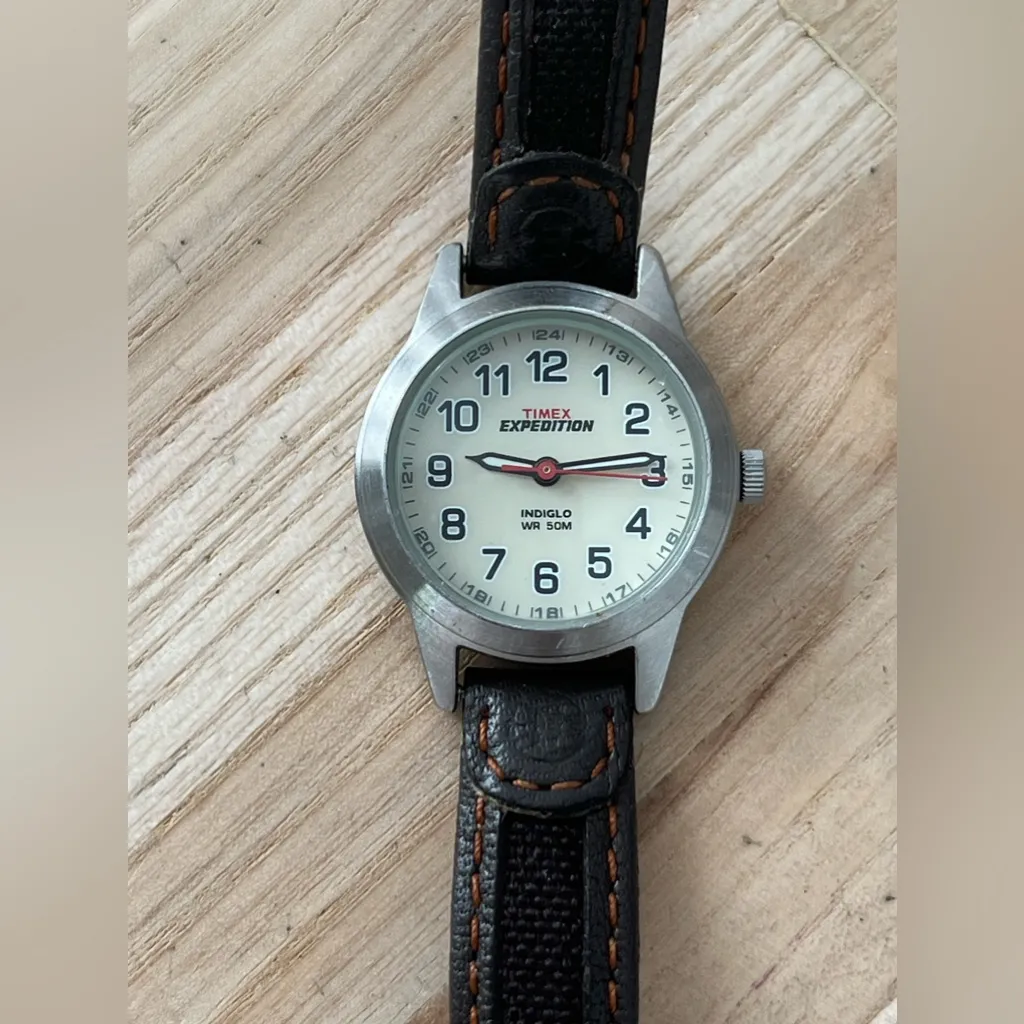 Timex Expedition Ladies Watch Indiglo Light-Up Dial Stainless Case Leather Strap - Image 3