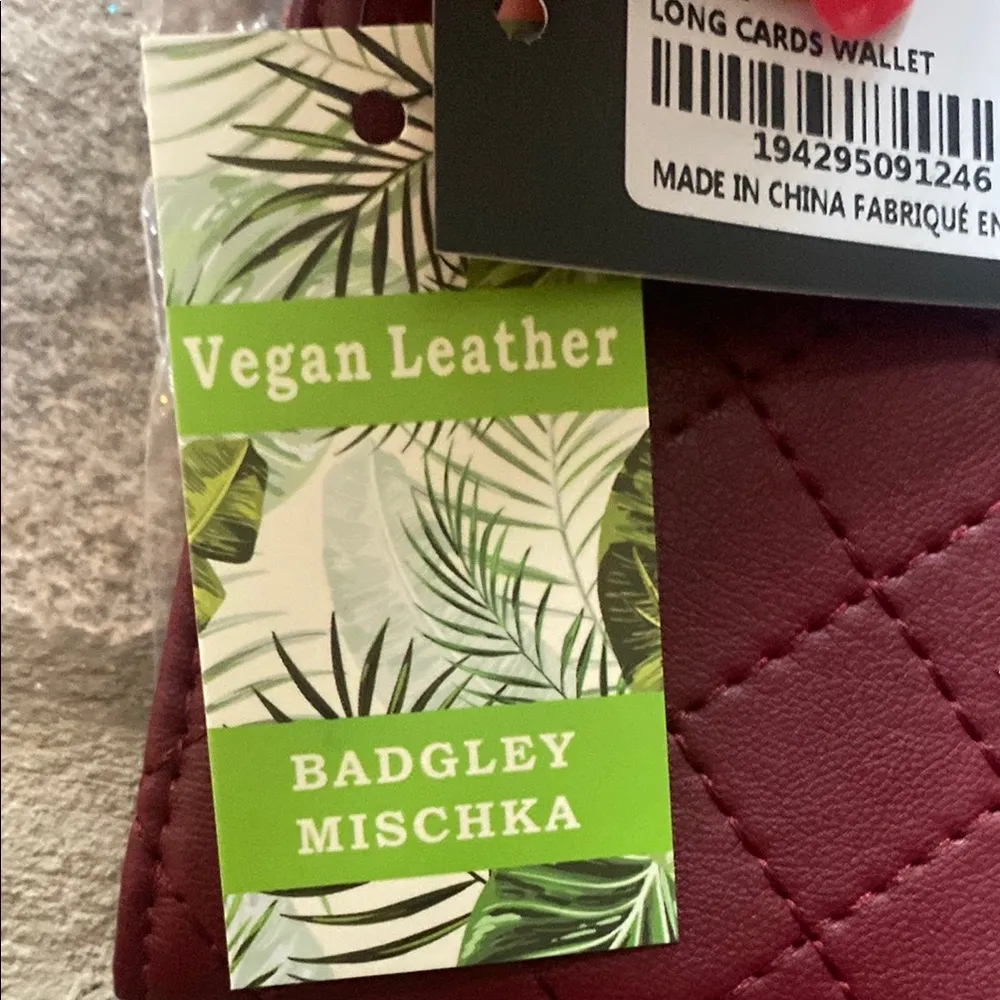 Badgley Mischka burgundy wine Long Card Wallet clutch nwt vegan leather - Image 4