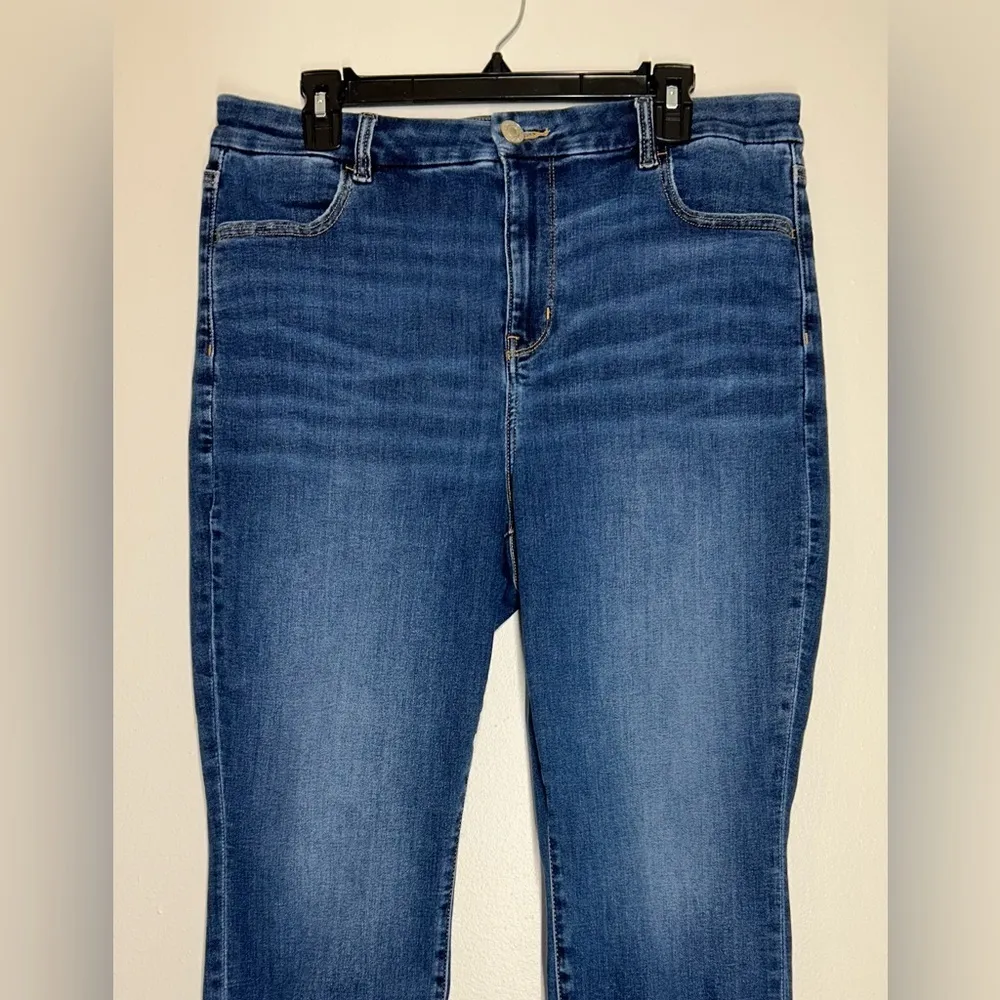 American Eagle Outfitters Curvy Hi-Rise Jegging - Size 16 Short - EUC - Image 2
