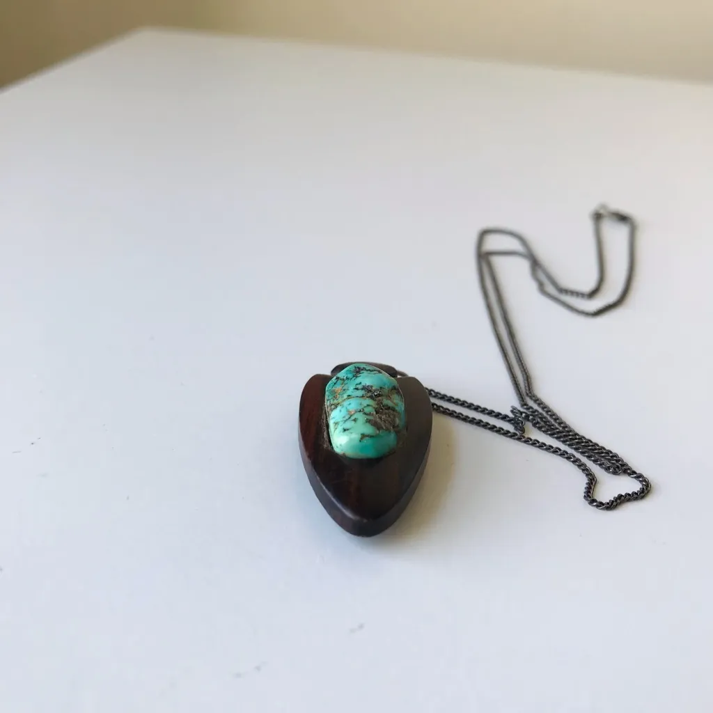 Turquoise Arrowhead Wood Pendant On Sterling Silver Chain Vintage - Image 10