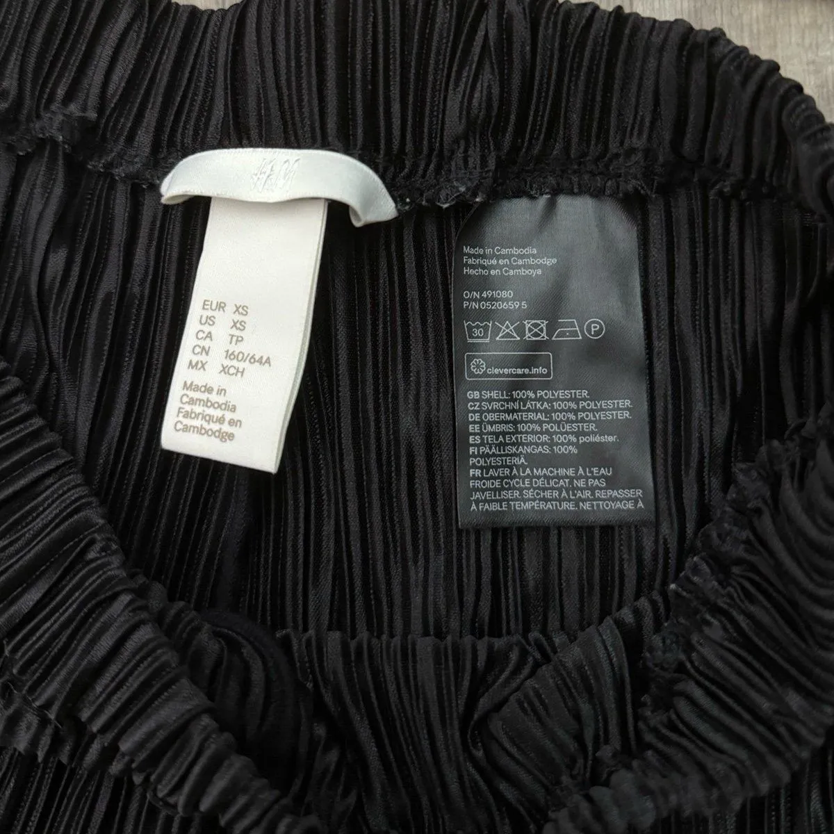 H&M plisse satin crinkle wide leg flowy pants - Image 5