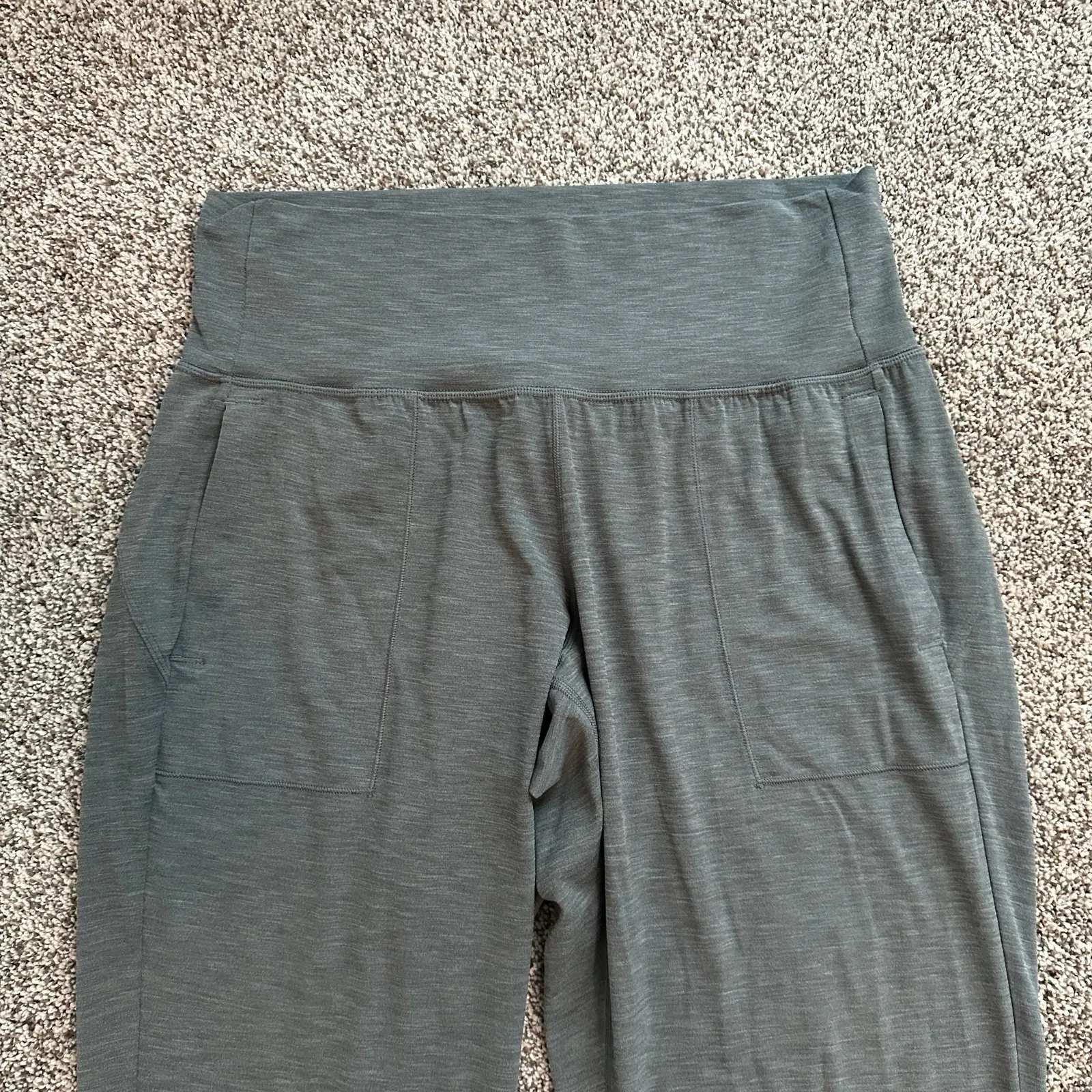 Athleta gray sage green Salutation jogger pants size 1X - Image 3