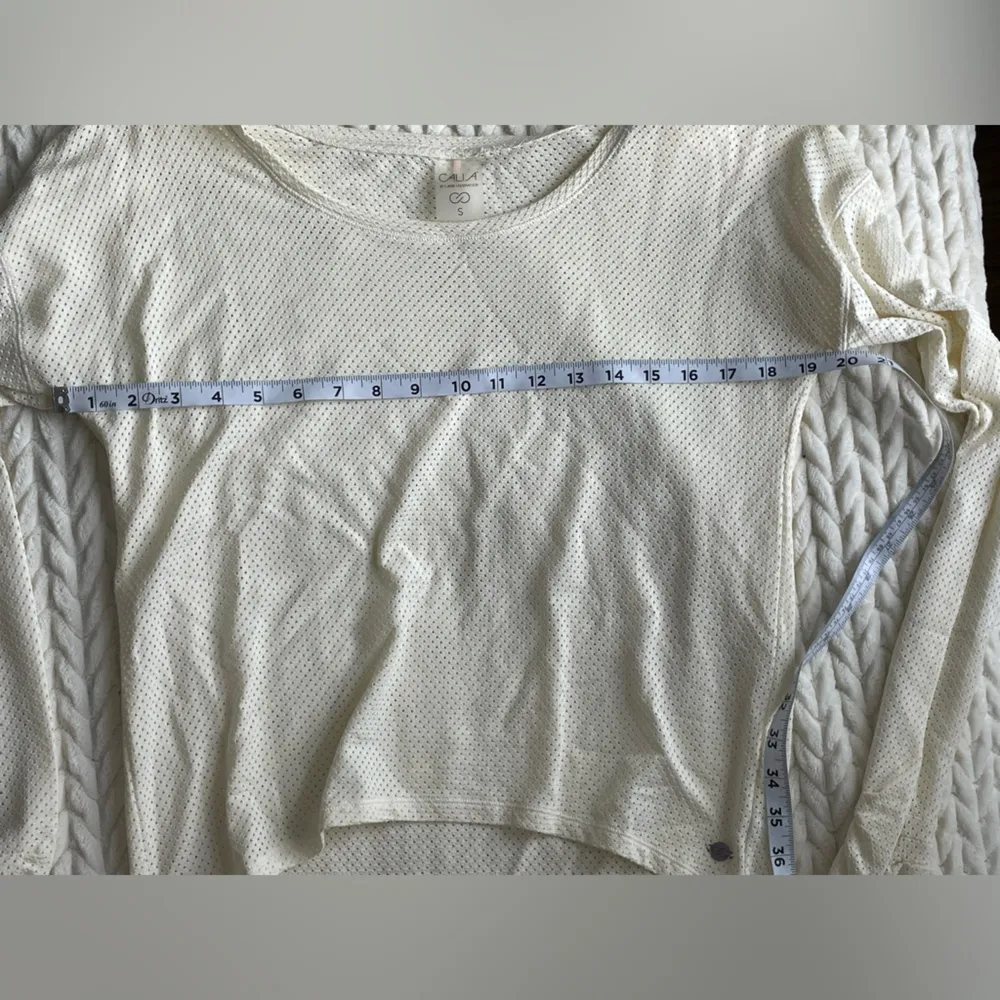 Calia by Carrie Underwood White Perforated Long Sleeve Top Sz Small - Image 6