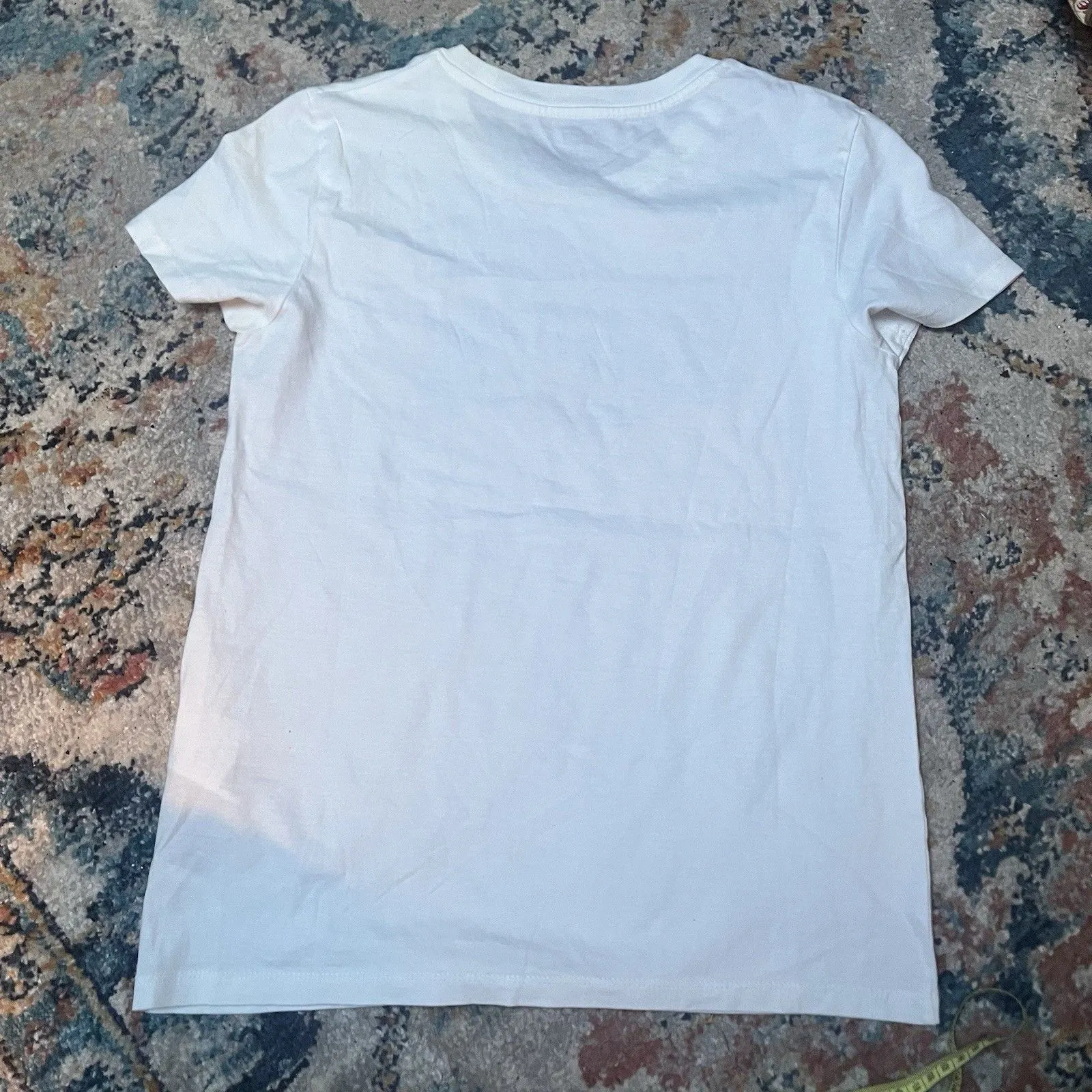 LEVIS T Shirt Size XS White EUC Flowers Label Women Basic - Image 7