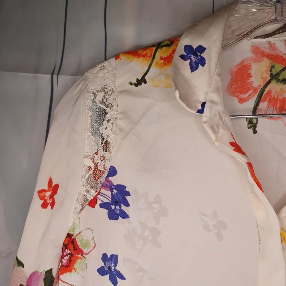 Zara Trafaluc long sleeve floral top - Image 4