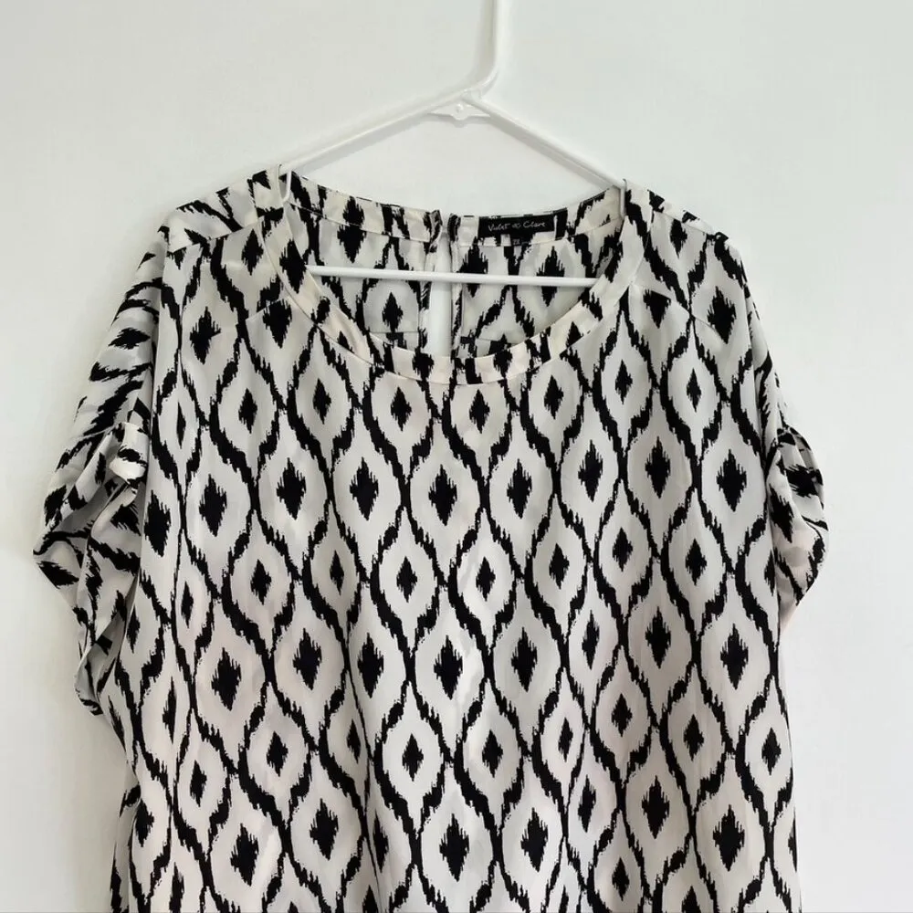 VIOLET CLAIRE Plus Size White ish Black Ikat Boho Short Dolman Sleeve Blouse Top - Image 3
