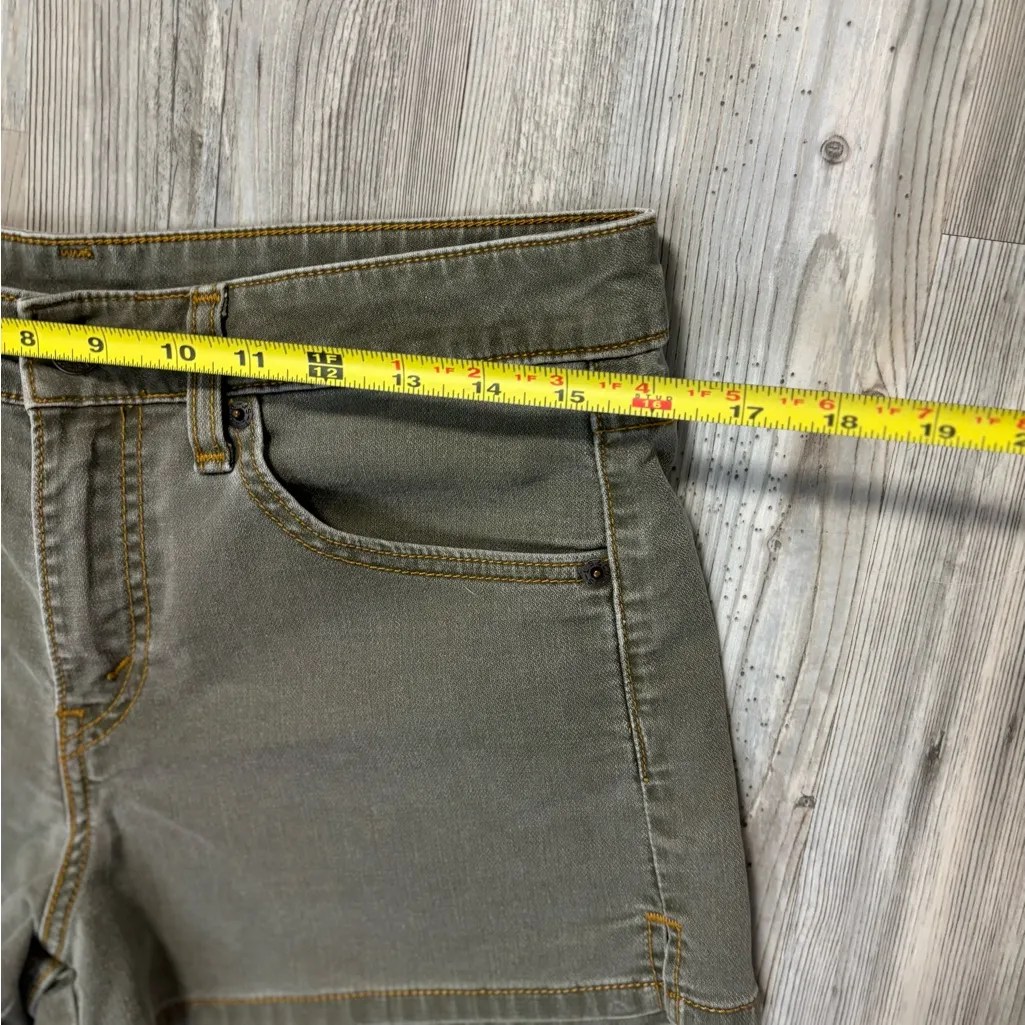 Levi's Olive Women's Jean Shorts - Image 5