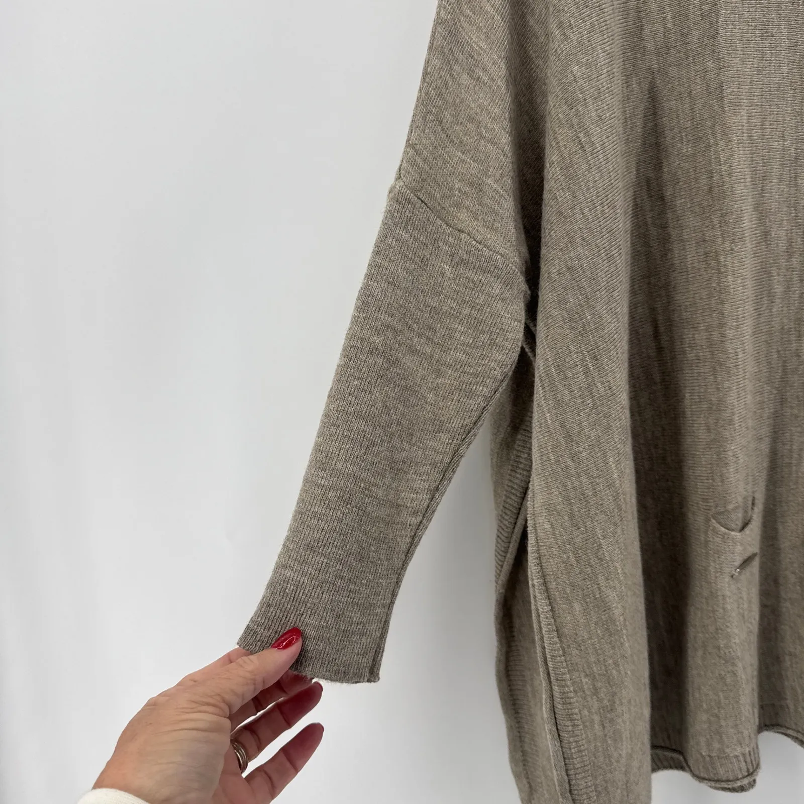 NWT MerSea Catalina Traveler Oversized Knit Sweater Taupe OS Boxy Oversized Tan Size undefined - Image 7