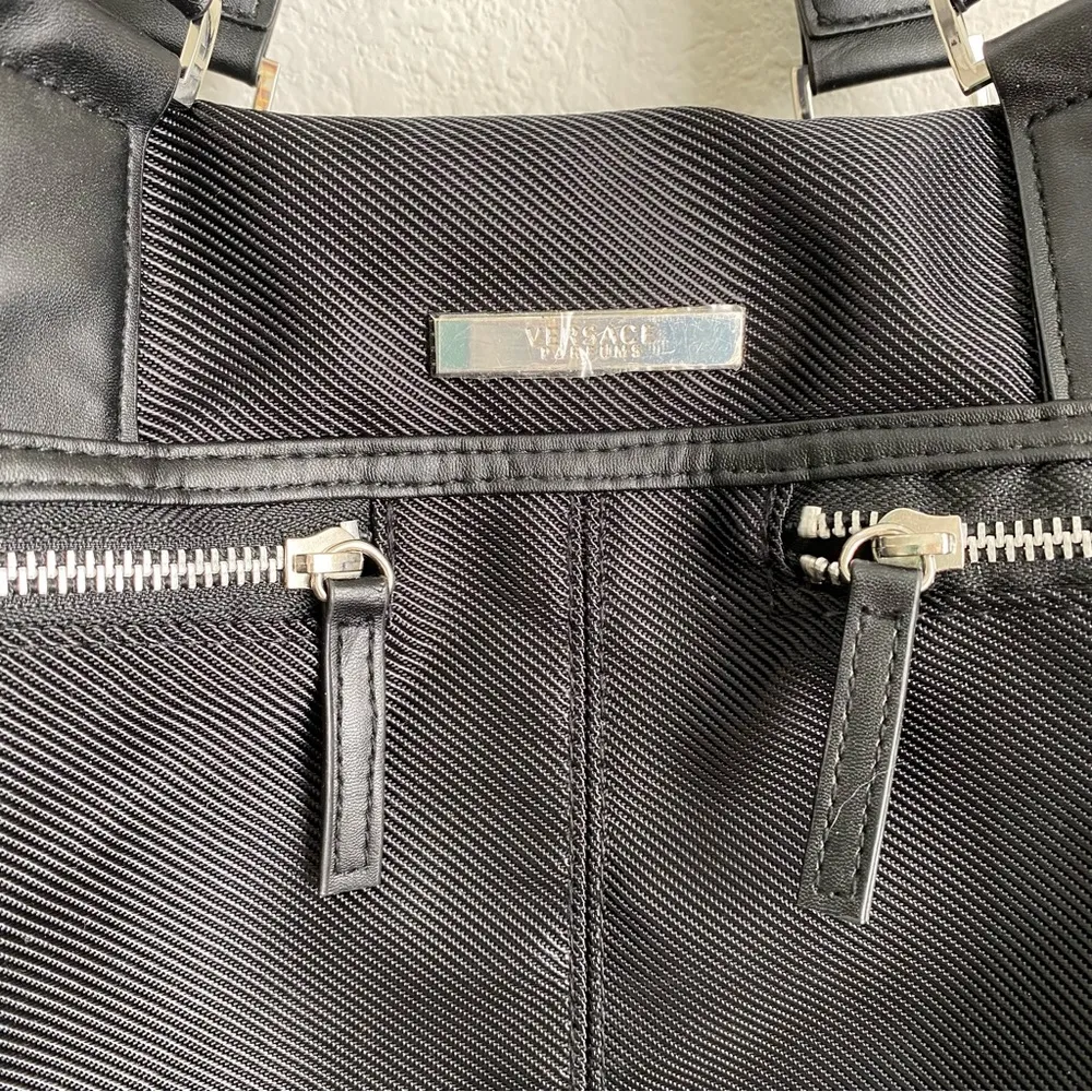 Parfums Black Weekender Overnight Lightweight Duffle Bag - Image 7