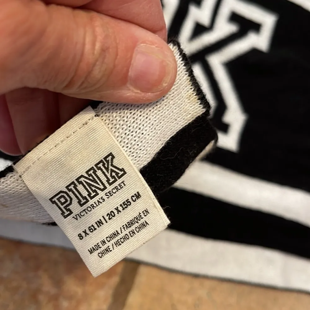 Victoria’s Secret PINK reversible, scarf - Image 3