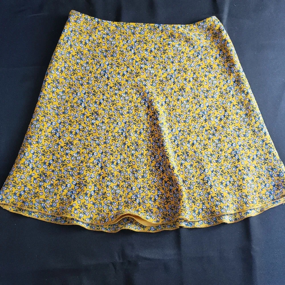 Giani Bernini floral skirt size XS - Image 2