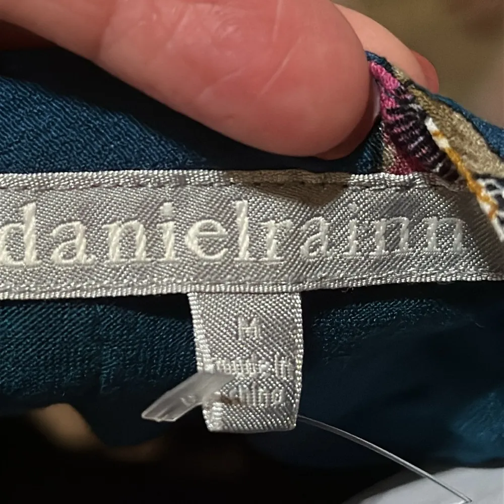 Daniel Rainn Floral Sleeveless Blouse. Keyholes Front & Back - Teal and Pink - Image 6