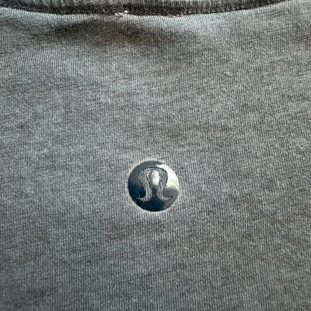 Lululemon dark teal short sleeve t-shirt size 6 - Image 5
