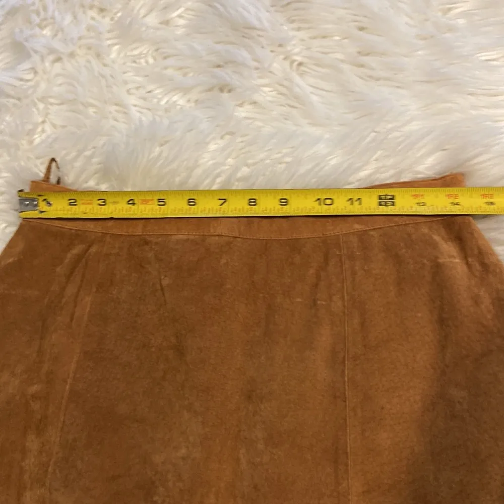 CLEAN LINES LEATHER MINI SKIRT LENGTH 16” WAIST 28/29” COLOR TAN ZIPPER BACK Size undefined - Image 9