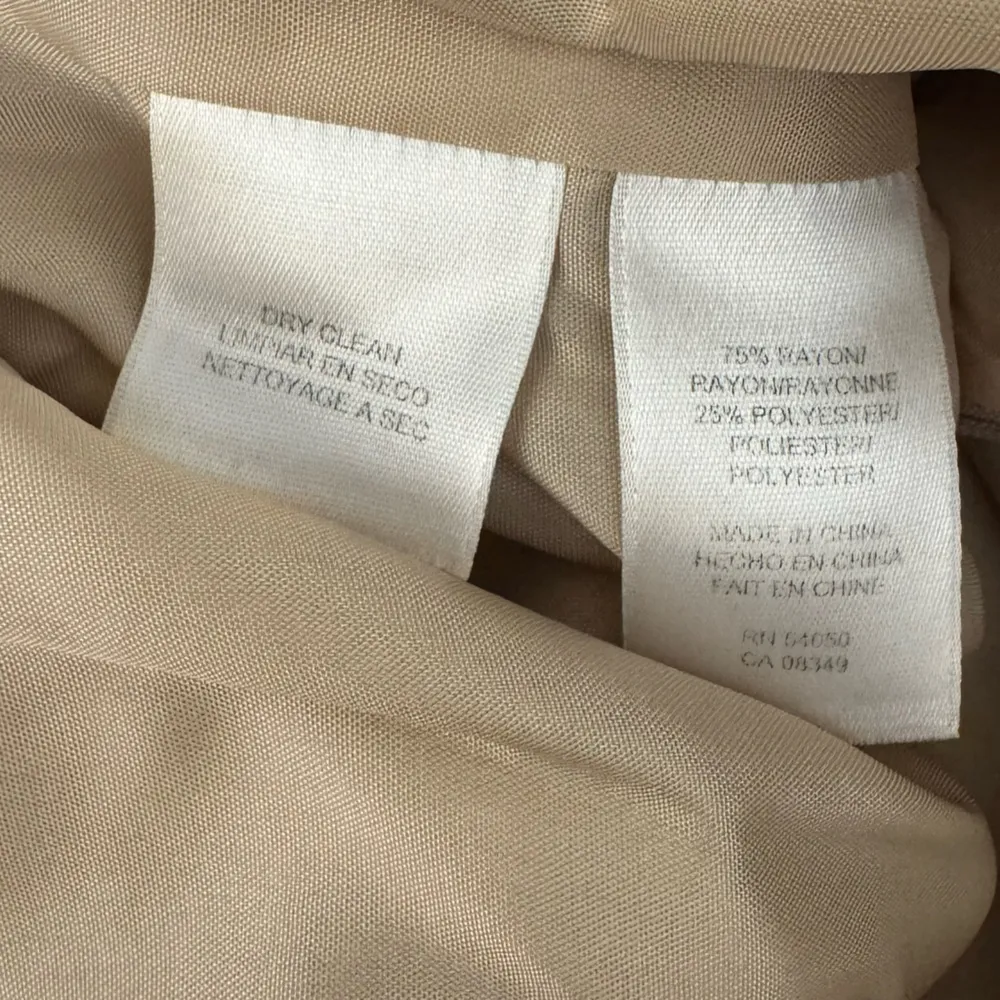 Women’s Anne Klein New York tan and white sleeveless v-neck dress 2 - Image 4