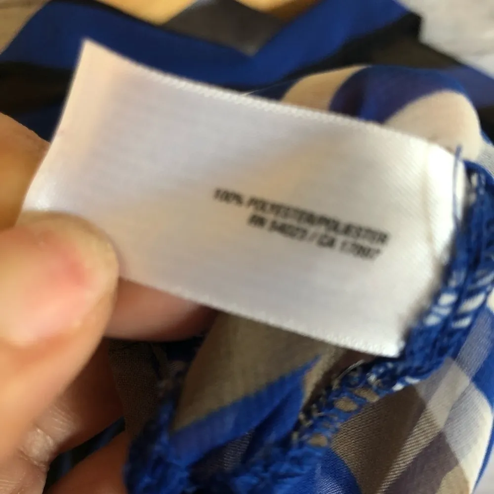 Striped button down shirt size Medium - Image 5