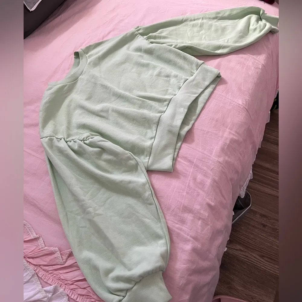 COPY - Bershka mint green sweater - Image 5