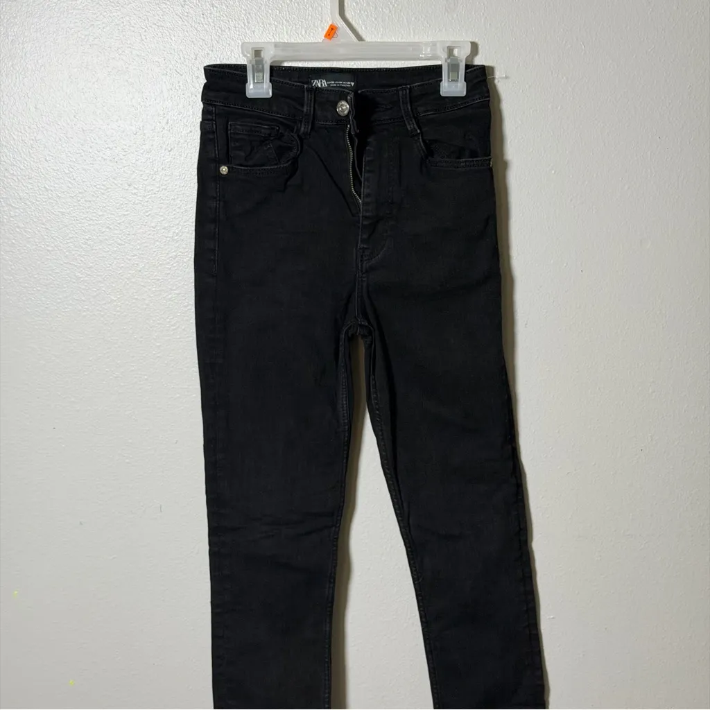 Zara Women Denim High Waisted Black Skinny Jegging Jeans size 4 - Image 2