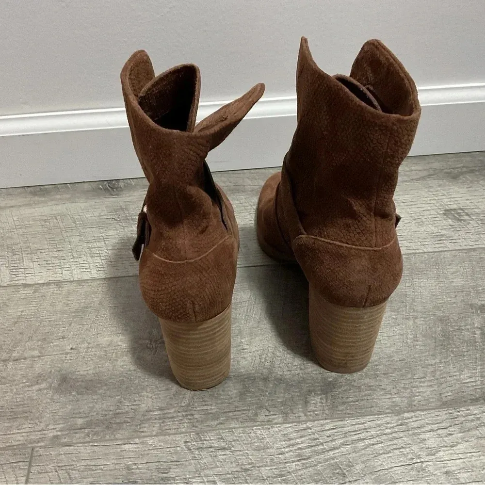 Isola Lavoy Stacked Heel Boot Size 9 - Image 2