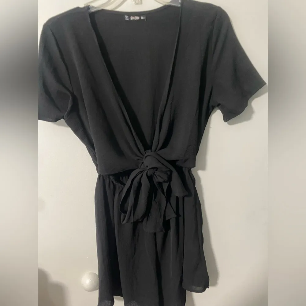 Shein Black Romper with Cutout - Image 4